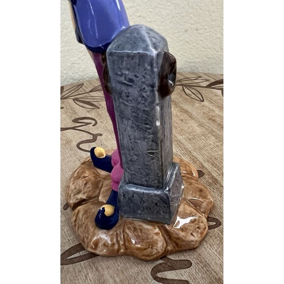 Walt Disney The Hunchback of Notre-Dame Clopin Trouillefou Porcelain Figurine - Picture 10 of 11